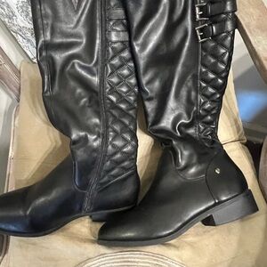 Black Quilted Women's Boots
